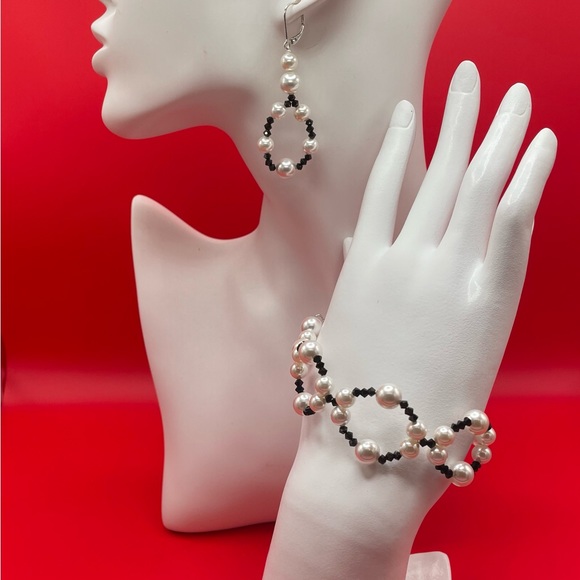 Natural shell pearl beads  freshwater mother of pearl +black crystals Bracelet - Picture 5 of 5